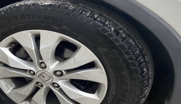 2017 Honda CRV 2.0L I-VTEC 2WD AT, CNG, Automatic, 43,824 km, Left front tyre - Minor crack