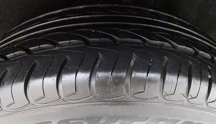 2015 Ford Ecosport 1.5 TITANIUMTDCI OPT, Diesel, Manual, 52,204 km, Left Rear Tyre Tread