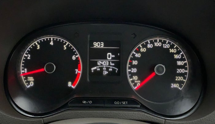 2016 Volkswagen Vento HIGHLINE 1.6 MPI, Petrol, Manual, 1,24,031 km, Odometer Image