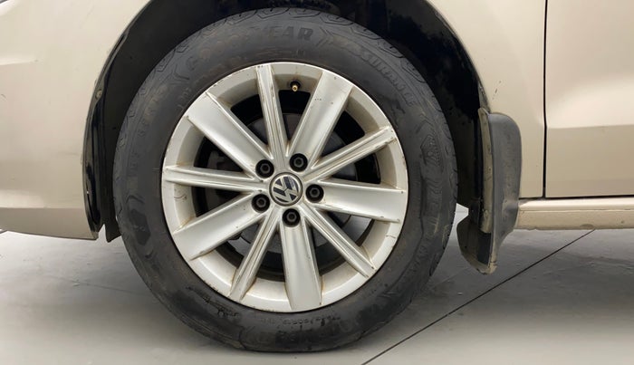 2016 Volkswagen Vento HIGHLINE 1.6 MPI, Petrol, Manual, 1,24,031 km, Left Front Wheel