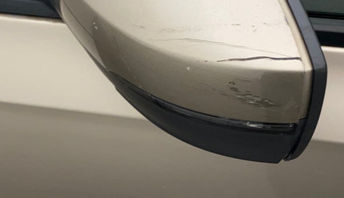 2016 Volkswagen Vento HIGHLINE 1.6 MPI, Petrol, Manual, 1,24,031 km, Left rear-view mirror - Minor scratches