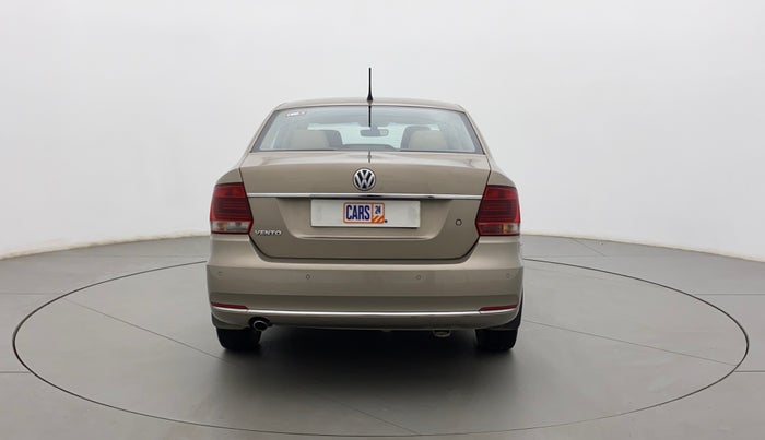 2016 Volkswagen Vento HIGHLINE 1.6 MPI, Petrol, Manual, 1,24,031 km, Back/Rear