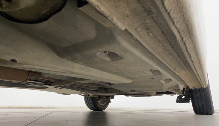 2016 Volkswagen Vento HIGHLINE 1.6 MPI, Petrol, Manual, 1,24,031 km, Right Side Underbody