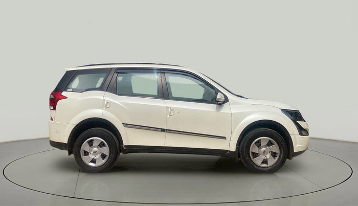 2018 Mahindra XUV500 W7 AT, Diesel, Automatic, 22,866 km, Right Side View