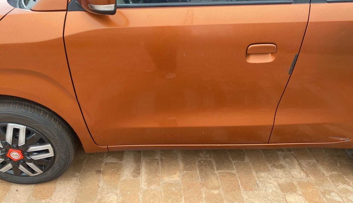2019 Maruti New Wagon-R ZXI 1.2, Petrol, Manual, 30,443 km, Front passenger door - Minor scratches