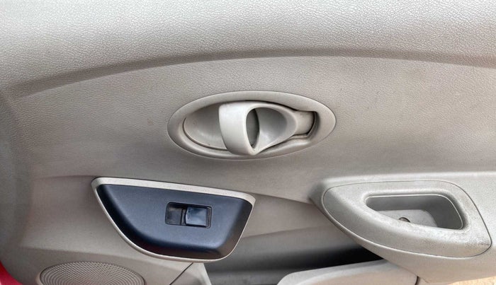2017 Datsun Go T, Petrol, Manual, 45,671 km, Driver Side Door Panels Control
