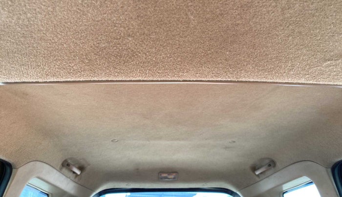 2015 Maruti Ertiga ZDI, Diesel, Manual, 95,465 km, Ceiling - Roof lining is slightly discolored