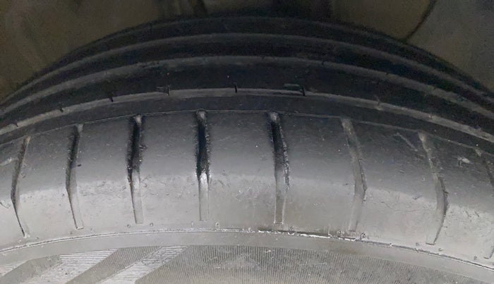 2019 Hyundai Elite i20 ASTA 1.4 CRDI (O), Diesel, Manual, 53,487 km, Right Front Tyre Tread