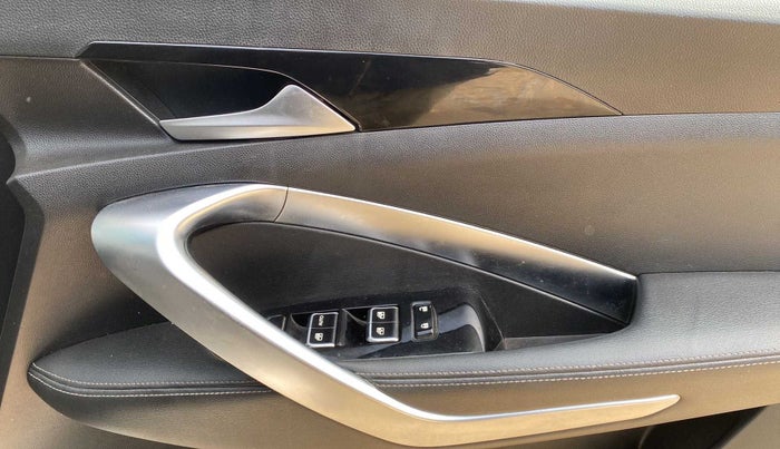 2019 MG HECTOR SHARP 1.5 DCT PETROL, Petrol, Automatic, 38,147 km, Driver Side Door Panels Control