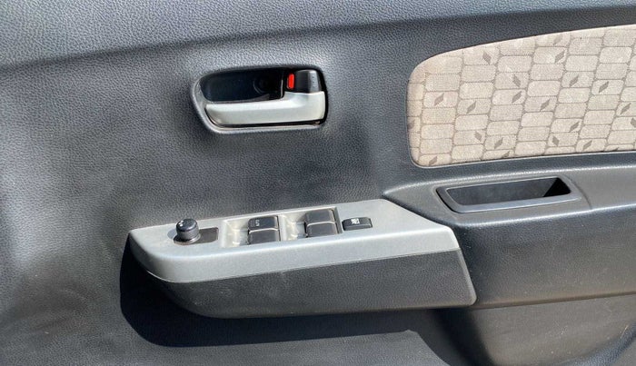 2016 Maruti Wagon R 1.0 VXI, Petrol, Manual, 55,033 km, Driver Side Door Panels Control