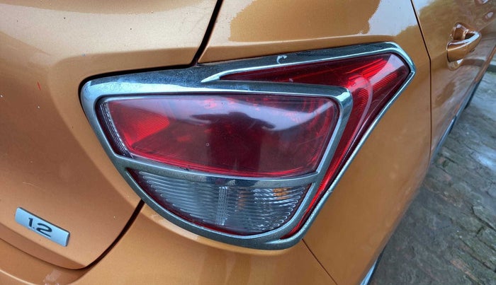 2017 Hyundai Grand i10 MAGNA 1.2 KAPPA VTVT, Petrol, Manual, 14,433 km, Right tail light - Minor scratches