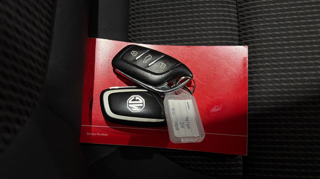 2021 MG HS Core, Automatic, 106114 km, Key Close-up