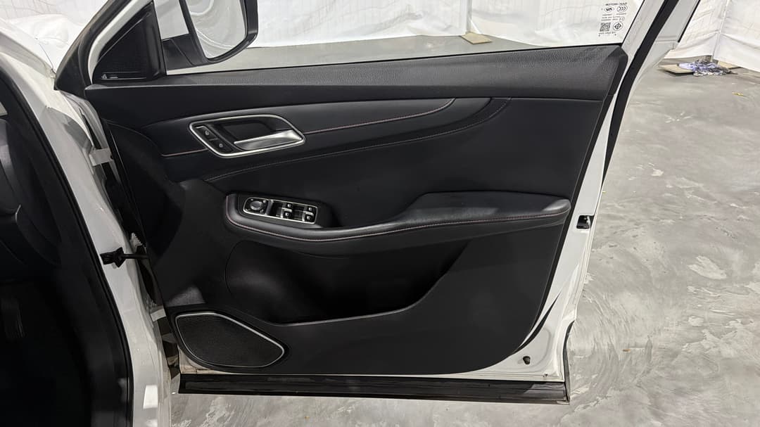 2021 MG HS Core, Automatic, 106114 km, Speaker View