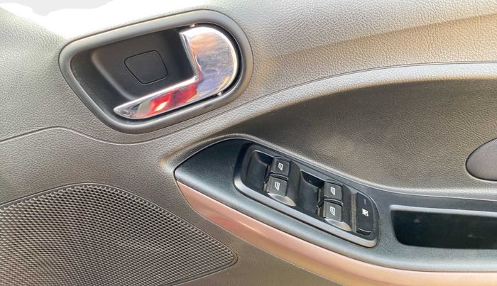 2019 Ford FREESTYLE TITANIUM PLUS 1.2 PETROL, Petrol, Manual, 12,777 km, Driver Side Door Panels Control