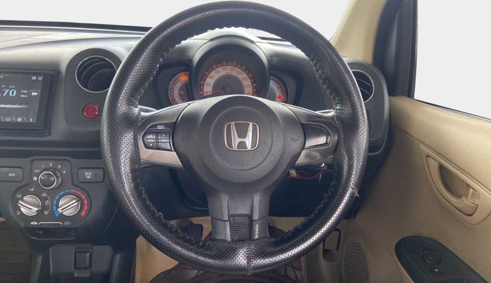 2014 Honda Brio S MT, Petrol, Manual, 95,769 km, Steering wheel - Sound system control not functional