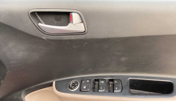 2017 Hyundai Grand i10 SPORTZ 1.2 KAPPA VTVT, Petrol, Manual, 50,391 km, Driver Side Door Panels Control