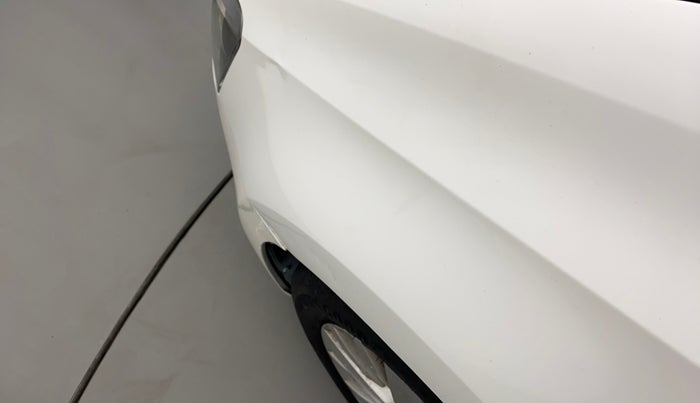 2015 Volkswagen Vento HIGHLINE 1.5 AT, Diesel, Automatic, 1,05,330 km, Left fender - Slightly dented