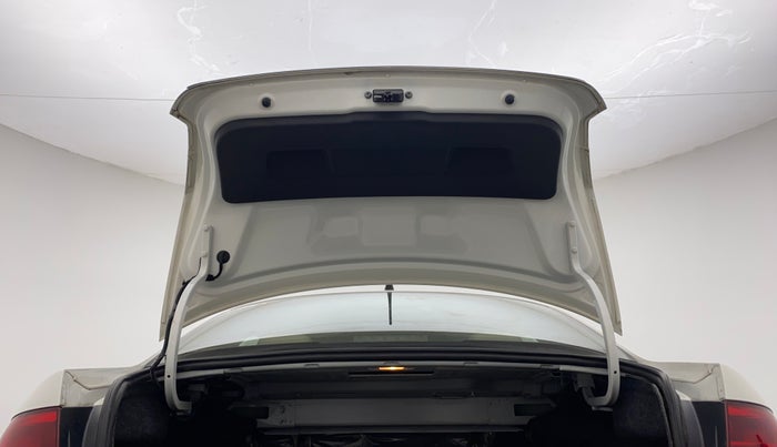 2015 Volkswagen Vento HIGHLINE 1.5 AT, Diesel, Automatic, 1,05,330 km, Boot Door Open
