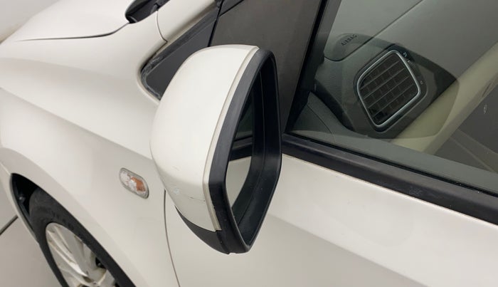 2015 Volkswagen Vento HIGHLINE 1.5 AT, Diesel, Automatic, 1,05,330 km, Left rear-view mirror - Mirror motor not working