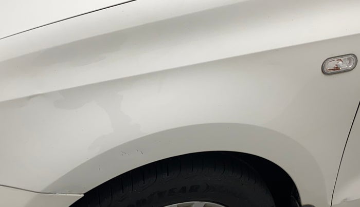 2015 Volkswagen Vento HIGHLINE 1.5 AT, Diesel, Automatic, 1,05,330 km, Left fender - Minor scratches
