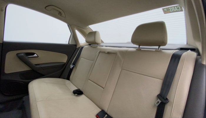 2015 Volkswagen Vento HIGHLINE 1.5 AT, Diesel, Automatic, 1,05,330 km, Right Side Rear Door Cabin
