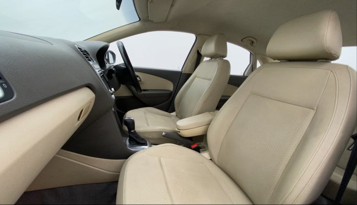 2015 Volkswagen Vento HIGHLINE 1.5 AT, Diesel, Automatic, 1,05,330 km, Right Side Front Door Cabin