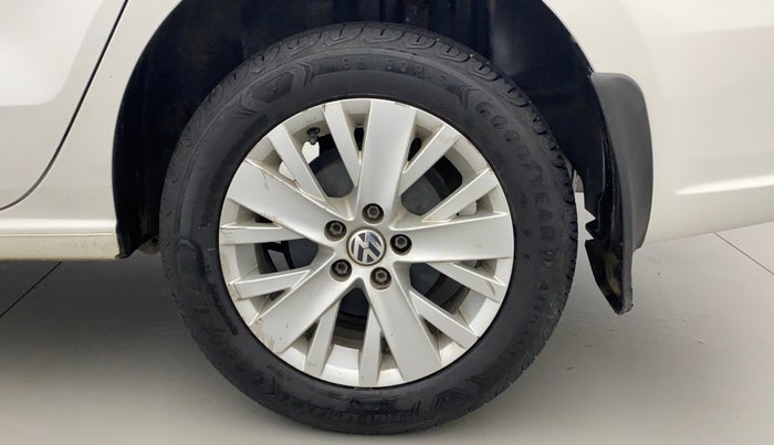 2015 Volkswagen Vento HIGHLINE 1.5 AT, Diesel, Automatic, 1,05,330 km, Left Rear Wheel
