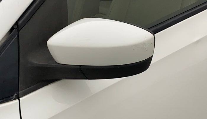 2015 Volkswagen Vento HIGHLINE 1.5 AT, Diesel, Automatic, 1,05,330 km, Left rear-view mirror - Minor scratches