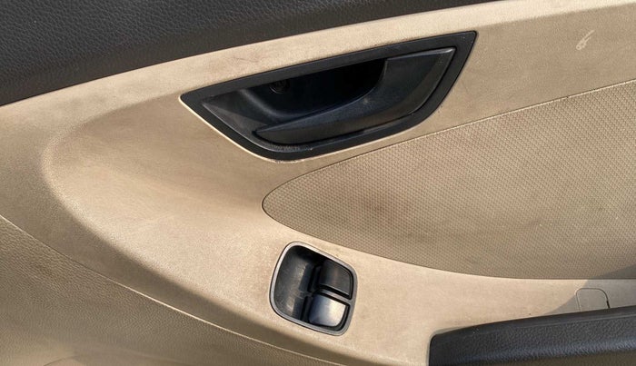 2017 Hyundai Eon ERA + SE, Petrol, Manual, 75,935 km, Driver Side Adjustment Panel