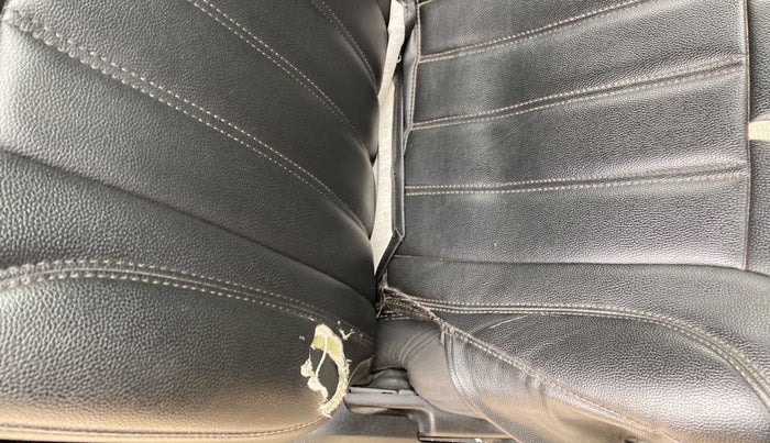 2019 Maruti IGNIS SIGMA 1.2, Petrol, Manual, 40,330 km, Driver seat - Cover slightly torn