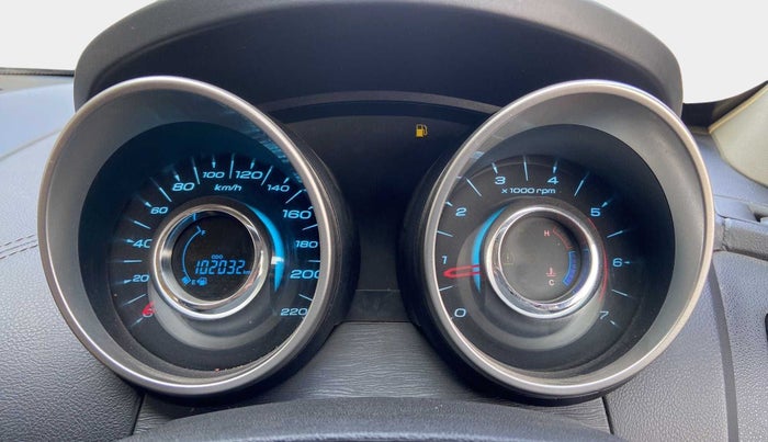 2018 Mahindra XUV500 W11, Diesel, Manual, 1,02,006 km, Odometer Image