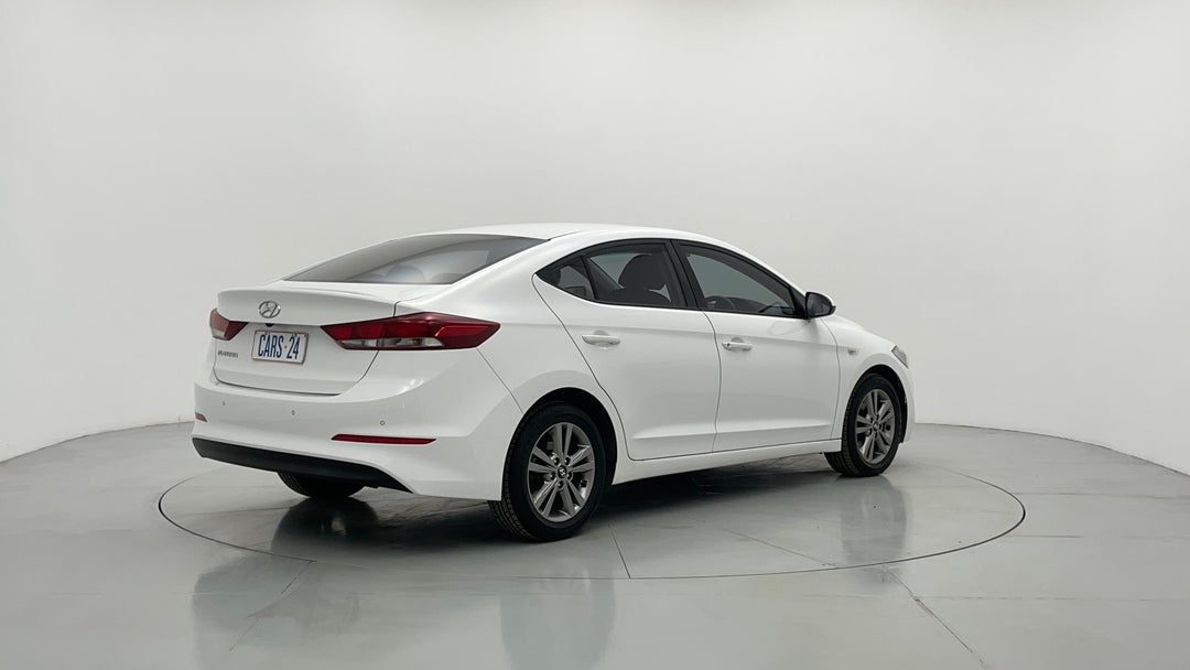 Right Back Diagonal (45- Degree) View