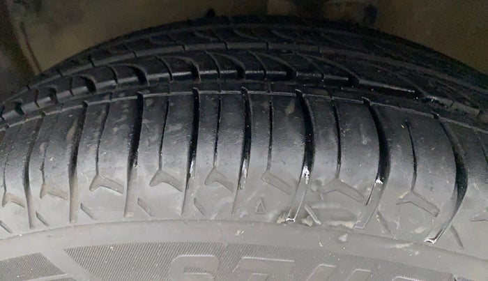 2017 Maruti Celerio VXI AMT (O), Petrol, Automatic, 70,252 km, Left Front Tyre Tread