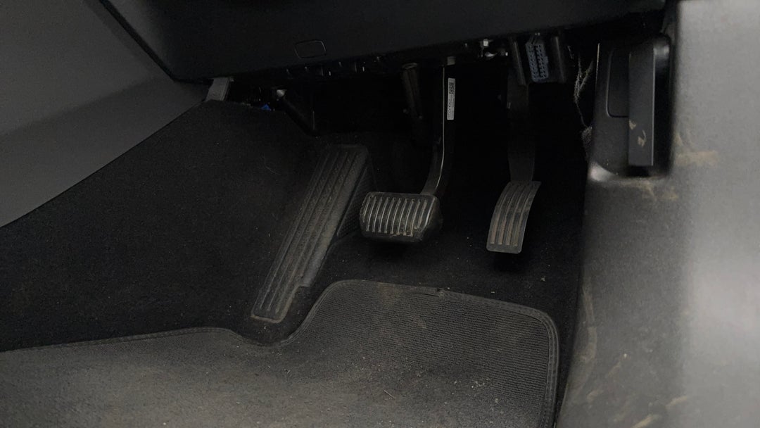 2022 Polestar 2 Long Range Dual Motor 78kwh, Automatic, 73613 km, Pedals and Footmat