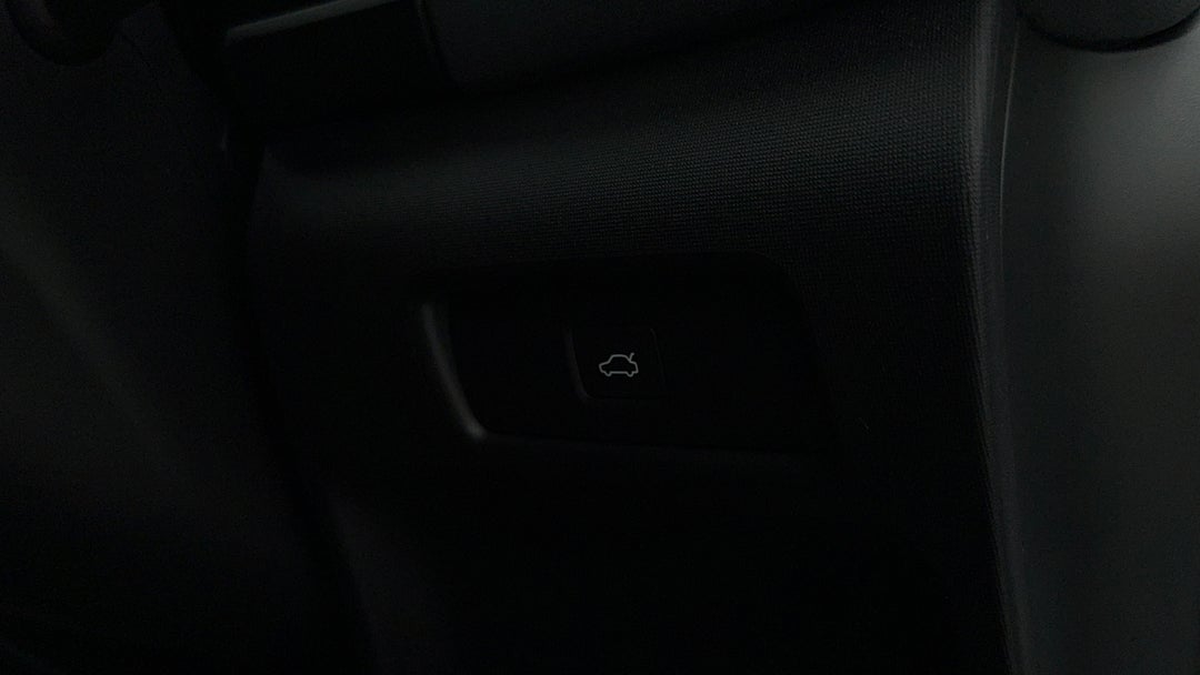 2022 Polestar 2 Long Range Dual Motor 78kwh, Automatic, 73613 km, Utility Switches/Buttons