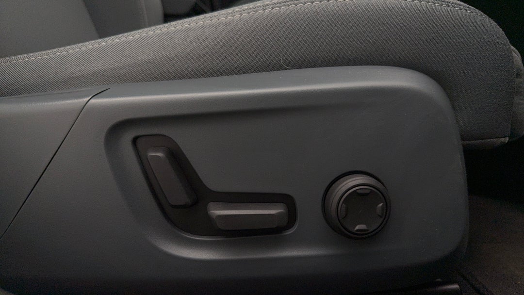 2022 Polestar 2 Long Range Dual Motor 78kwh, Automatic, 73613 km, Drivers Side Adjustment Panel