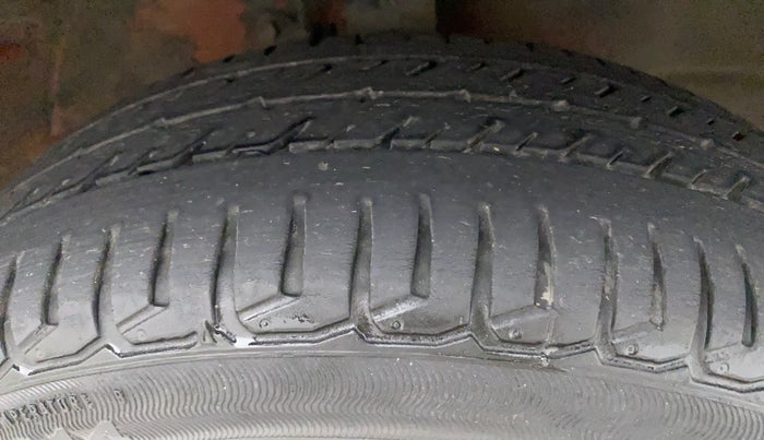 2014 Maruti Wagon R Stingray VXI, Petrol, Manual, 41,131 km, Right Front Tyre Tread