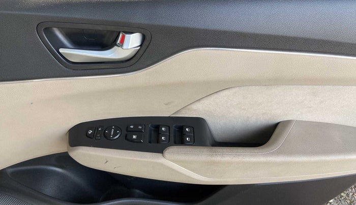 2019 Hyundai Verna 1.6 VTVT SX + AT, Petrol, Automatic, 28,890 km, Driver Side Door Panels Control