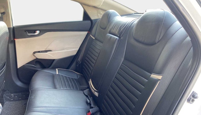 2019 Hyundai Verna 1.6 VTVT SX + AT, Petrol, Automatic, 28,890 km, Right Side Rear Door Cabin