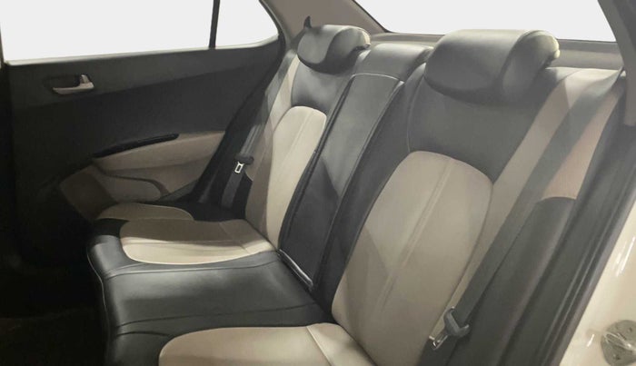 2015 Hyundai Xcent S (O) 1.2, Petrol, Manual, 53,795 km, Right Side Rear Door Cabin
