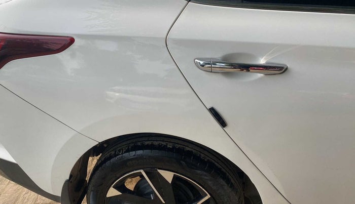 2020 Hyundai Verna SX (O) 1.5 CRDI AT, Diesel, Automatic, 58,717 km, Right quarter panel - Slightly dented
