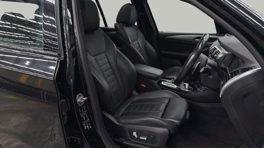 2020 BMW X3 xDrive30i M Sport, Automatic, 76448 km, Right Side Front Door Cabin View