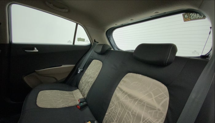 2015 Hyundai Grand i10 ASTA AT 1.2 KAPPA VTVT, Petrol, Automatic, 30,800 km, Right Side Rear Door Cabin