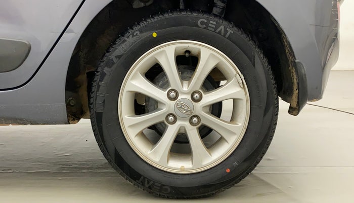 2015 Hyundai Grand i10 ASTA AT 1.2 KAPPA VTVT, Petrol, Automatic, 30,800 km, Left Rear Wheel