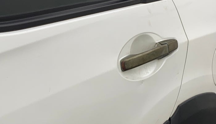 2017 Honda BR-V 1.5L I- DTEC E, Diesel, Manual, 78,332 km, Rear left door - Chrome on handle has slight discoularation
