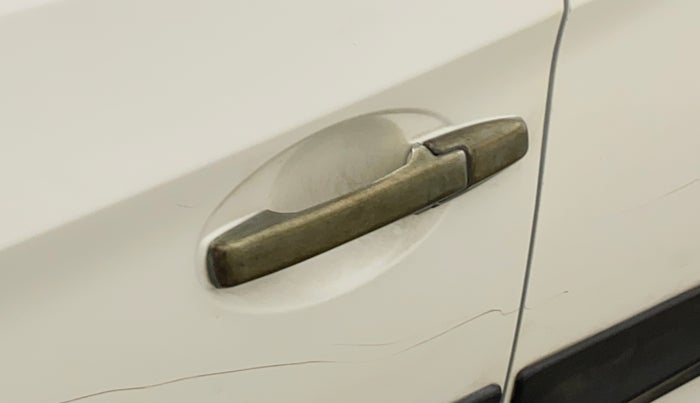 2017 Honda BR-V 1.5L I- DTEC E, Diesel, Manual, 78,332 km, Front passenger door - Chrome on handle has slight discoularation