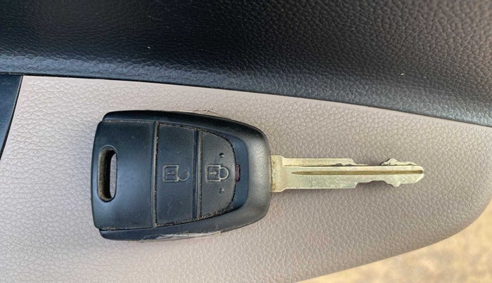 2018 Hyundai Grand i10 SPORTZ 1.2 KAPPA VTVT, Petrol, Manual, 33,773 km, Key Close Up