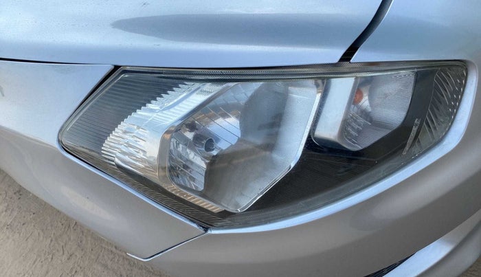 2017 Datsun Go T, Petrol, Manual, 89,973 km, Right headlight - Clamp has minor damage