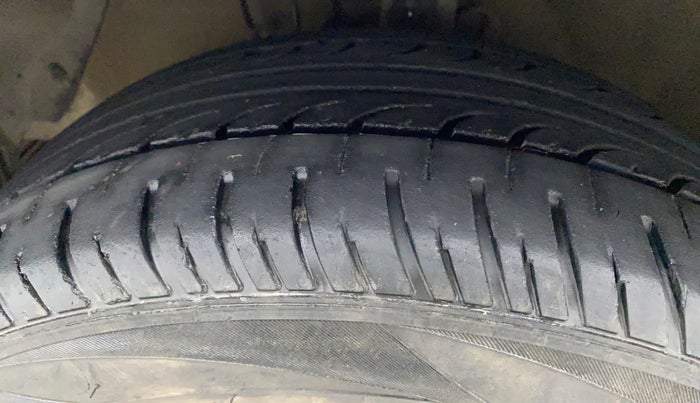 2013 Hyundai i20 ASTA 1.2, Petrol, Manual, 97,669 km, Left Front Tyre Tread