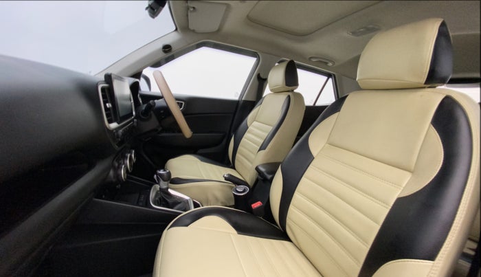 2019 Hyundai VENUE SX PLUS 1.0 TURBO DCT, Petrol, Automatic, 20,758 km, Right Side Front Door Cabin